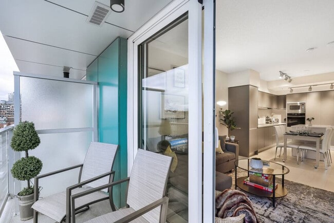 Building Photo - 180 E 2nd Ave