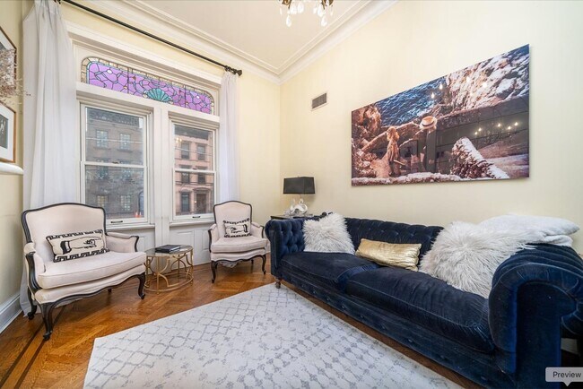 Foto del edificio - 829-831 Hudson St