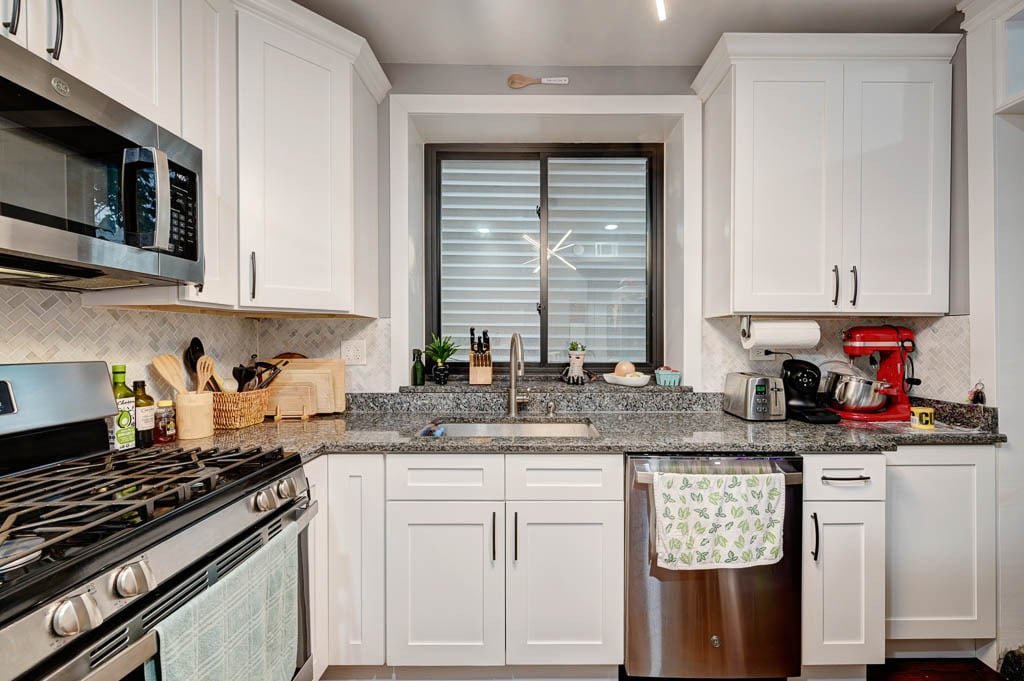 Primary Photo - 2525 W Haddon Ave