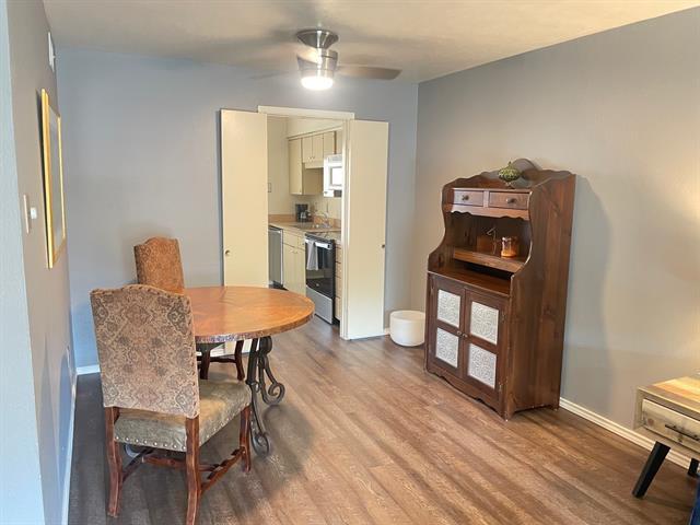 Building Photo - 10228 Regal Oaks Dr