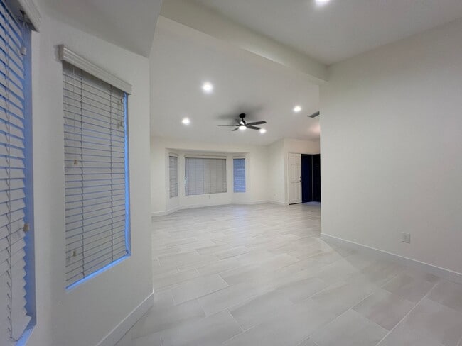 Building Photo - Gorgeous 3 bedrooms, 2 baths in highly desired North La Quinta