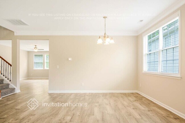 Building Photo - 716 Weathervane Dr