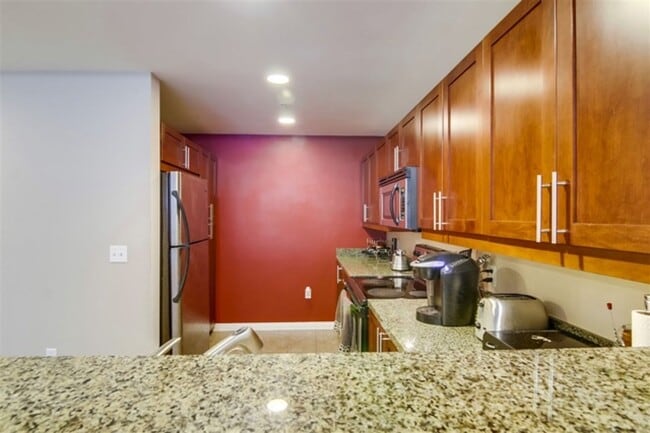 Foto del edificio - Large 1 Bedroom 1 Bath next to Petco Park