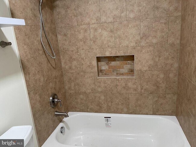 Foto del edificio - 603 Budleigh Cir