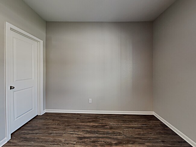 Building Photo - 633 Gleaner Way
