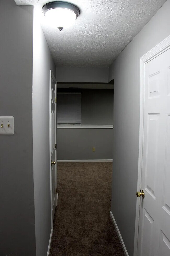 Photo - 445 Woodhill Dr Townhome