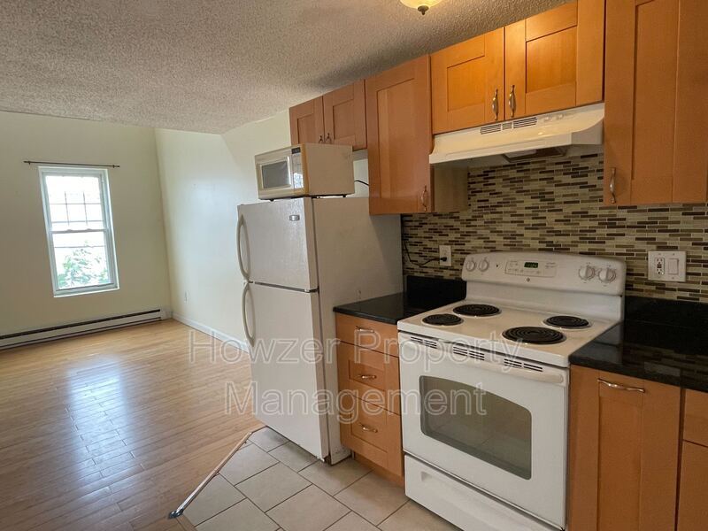357 Main St Unit Apt 10, Barnstable, MA 02601 Condo for Rent in