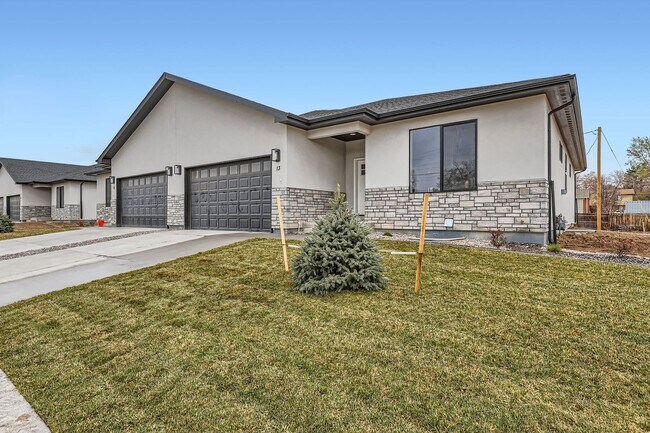 Foto del edificio - New Construction Half Duplex in Lakewood (...