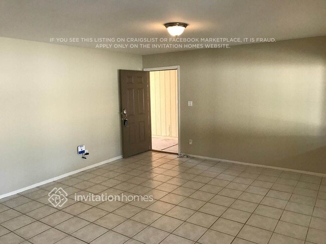 Building Photo - 2202 W Charleston Ave