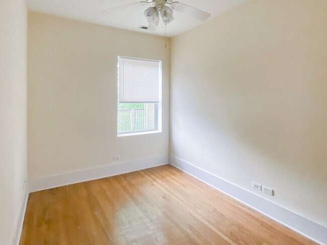 Foto del edificio - 3455 N Wolcott Ave