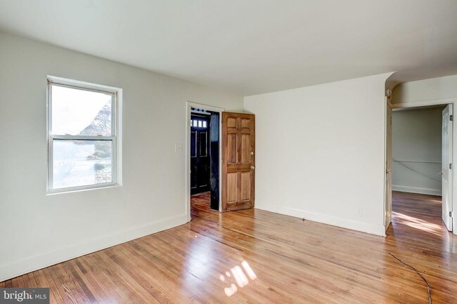 Foto del edificio - 2100 Woodbourne Ave