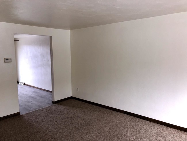Building Photo - 1036 Largo Way