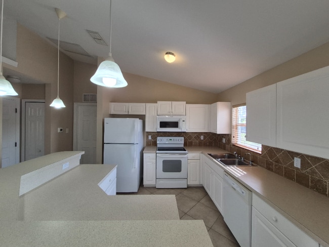 Foto del edificio - 1902 NW 14th Terrace