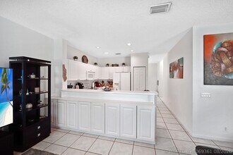 Building Photo - 1457 Banyan Way