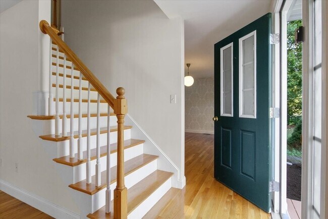 Foto del edificio - 37 Forest Rd