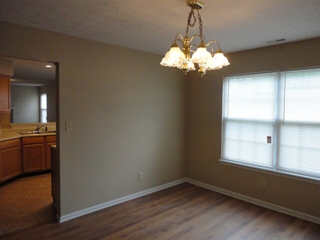 Foto del edificio - 350 Sugar Bush Ln N
