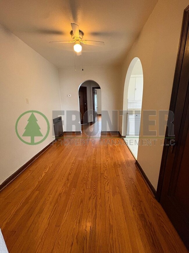 Building Photo - 3914 Chippewa St