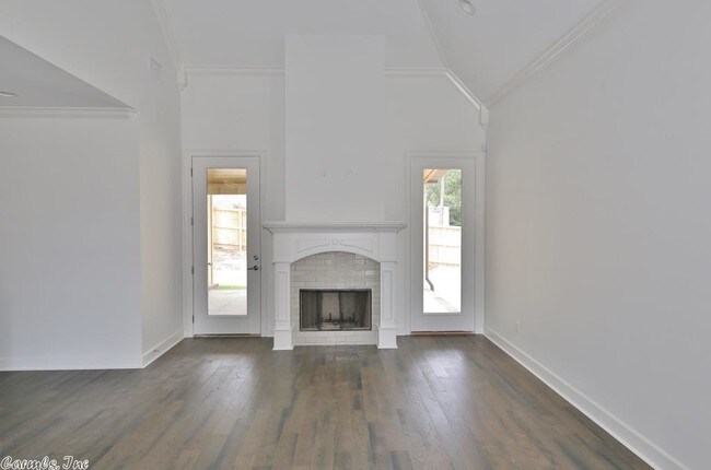 Building Photo - 111 Bella Rosa Place