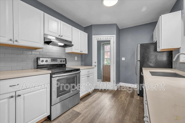Building Photo - 2875 NW Thurman St
