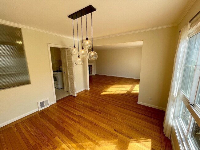 Foto del edificio - 1632 Funston Ave