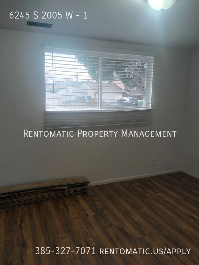 Foto del edificio - 6245 Margray Dr