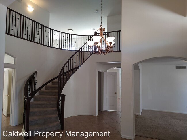 Building Photo - 5 br, 3 bath House - 4220 S. Kerby Way