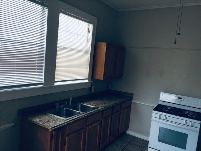 Building Photo - 8527 Spruce Street