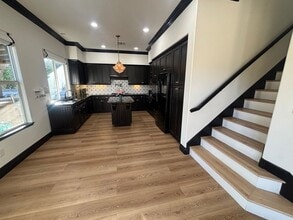 Building Photo - 26556 Beecher Ln