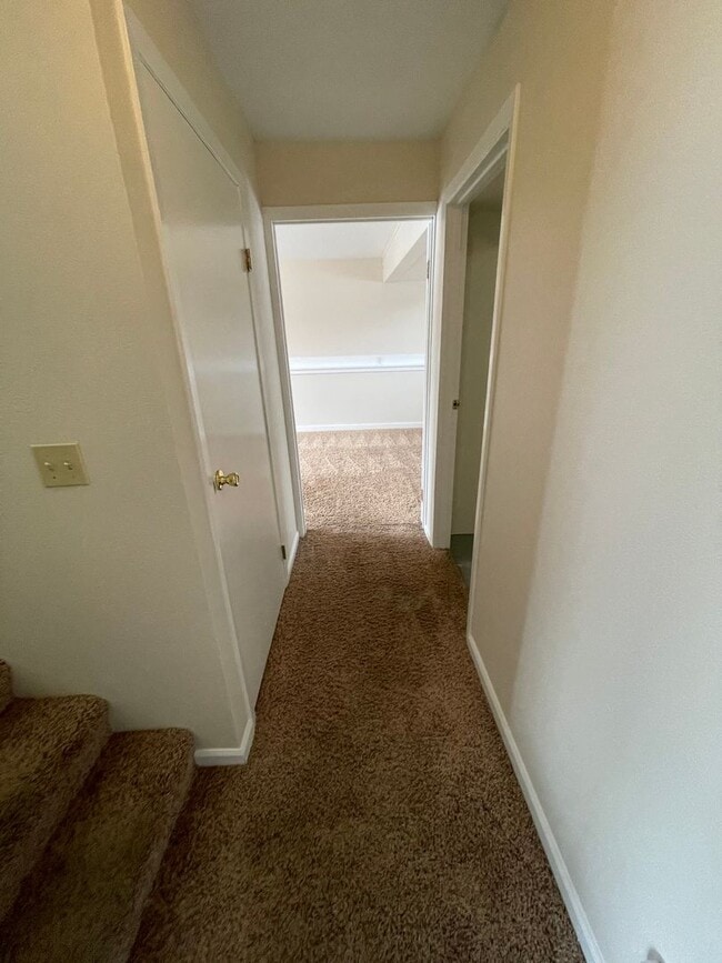 Building Photo - 3 Bedroom Home in South Anchorage!