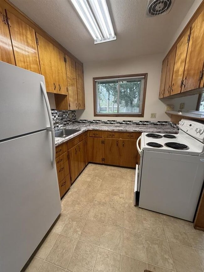 Foto del edificio - 163 NE Lincoln Ct