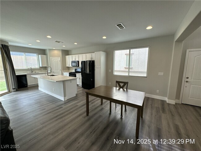 Foto del edificio - 7363 London Blue Ct