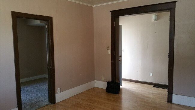 Foto del edificio - 128 E Davenport St