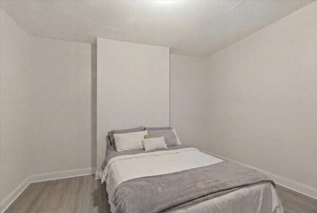 Foto del edificio - 2728 E 4th St