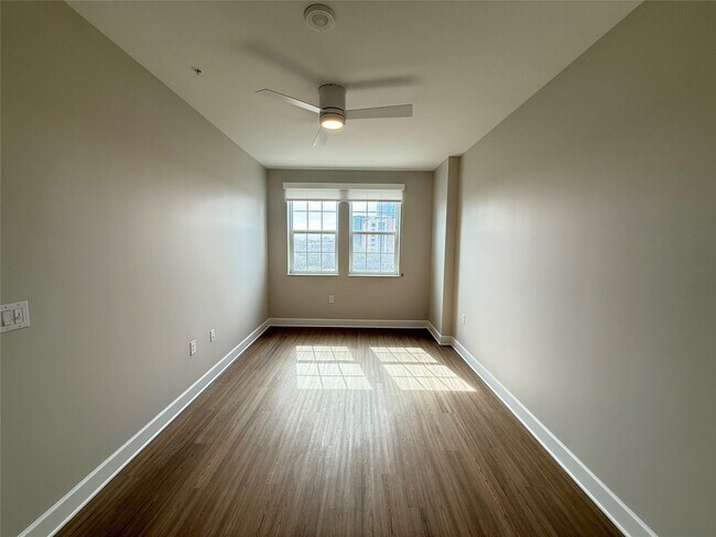 Foto del edificio - 716 Waugh Dr