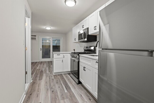 Building Photo - 217 67th St