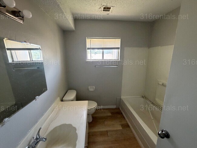 Foto del edificio - 736 W 15th St