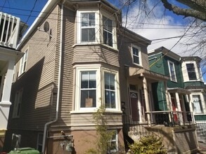 Building Photo - 1570 Walnut St