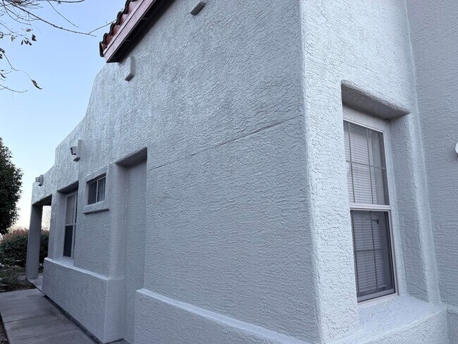 Foto del edificio - 3 bed 2 bath Home in Cottonwood Commons Contact Property Pros Go to rentprosaz.com look under Vac...