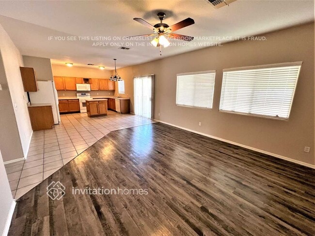 Foto del edificio - 13232 W Watson Ln