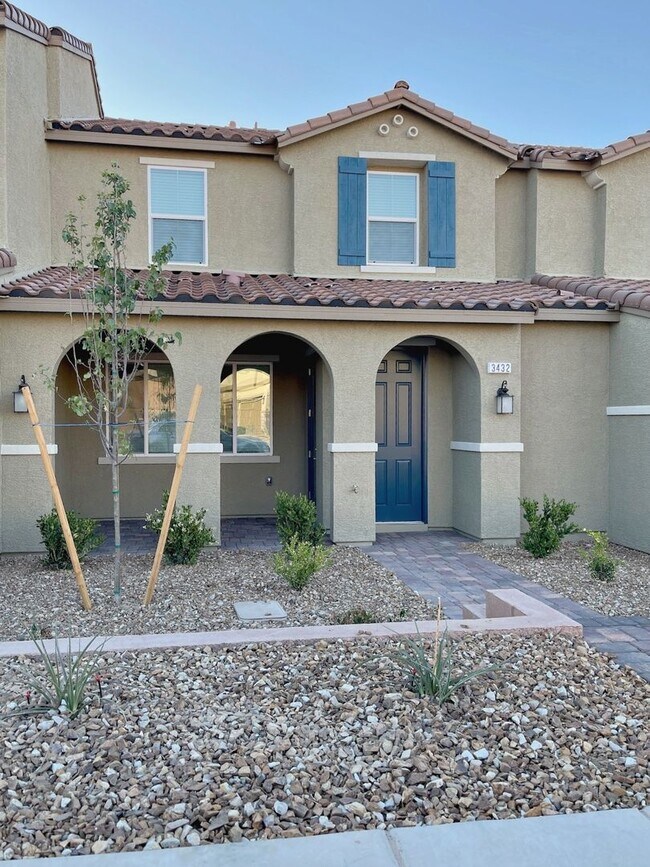 Foto del edificio - Brand new, amazing townhome, 3 bdrm/3 bath...