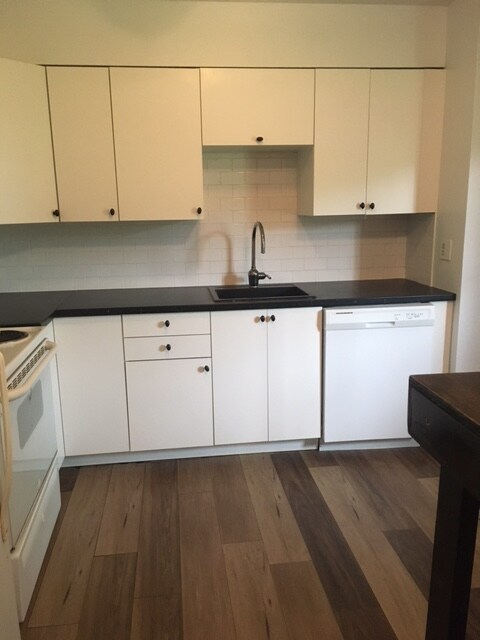 Building Photo - 1662 Stonegate Dr