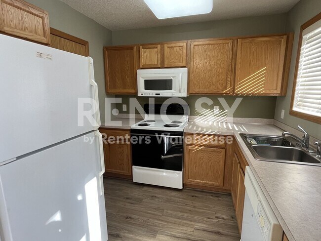 Foto del edificio - Available August 8 - 2 Bed/1.5 Bath Townhome in Prior Lake