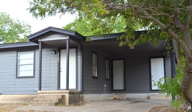 Building Photo - 1008 S 9th St