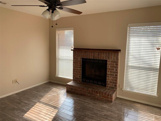 Building Photo - 4643 Sausalito Dr
