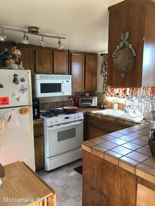 2 br, 1.5 bath House 1611 Ramona Ave House for Rent in Grover Beach