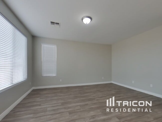 Foto del edificio - 37878 W Olivo St