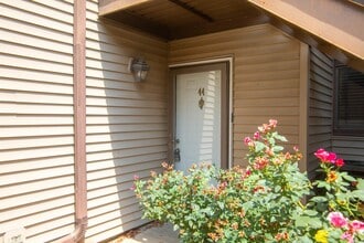 Building Photo - 12100 Rainwood Rd