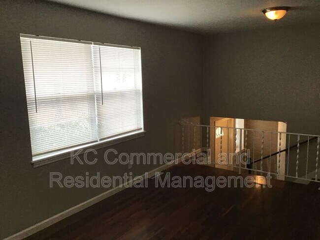 Foto del edificio - 9700 Oakley Ave