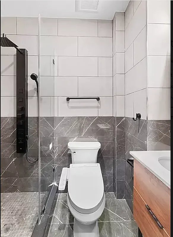 Foto del edificio - 439 W 46th St