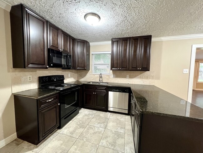 Building Photo - 11307 Beauvoir Dr